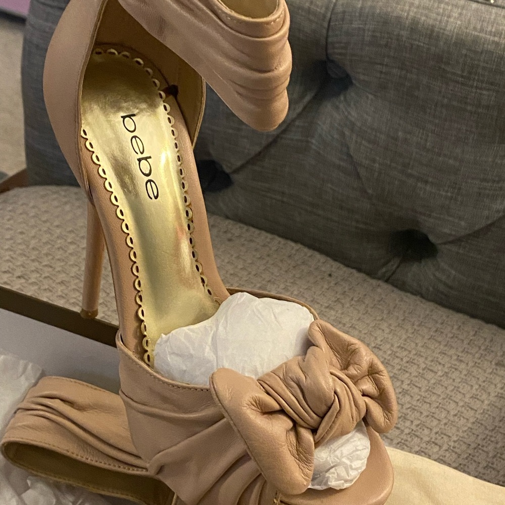 Bebe sexy blush/nude heels w/ ankle strap 👡👡